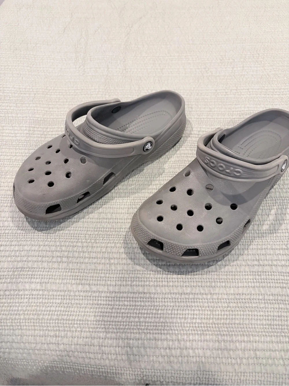 CROCS Kids Classic Clog in Light Gray